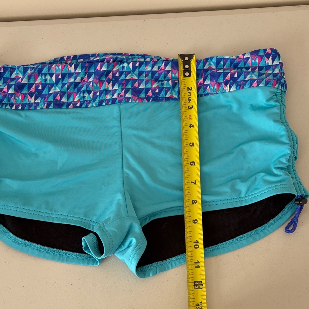 2 Pair like NEW TYR workout shorts XL - Picture 7 of 8